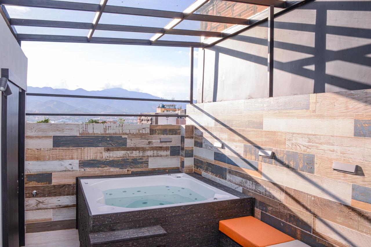 Apartamento Lleras Ac Hot Tub Medellín Esterno foto