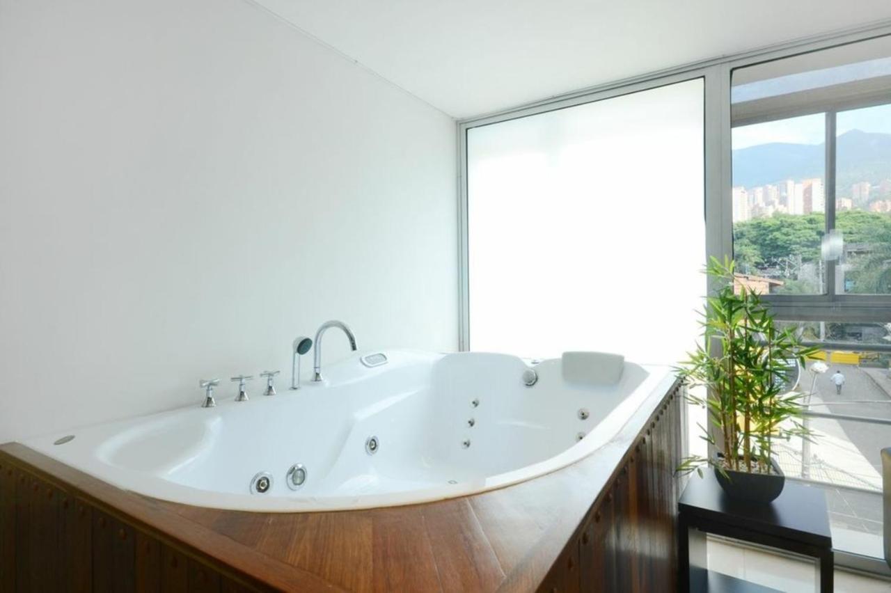 Apartamento Lleras Ac Hot Tub Medellín Esterno foto